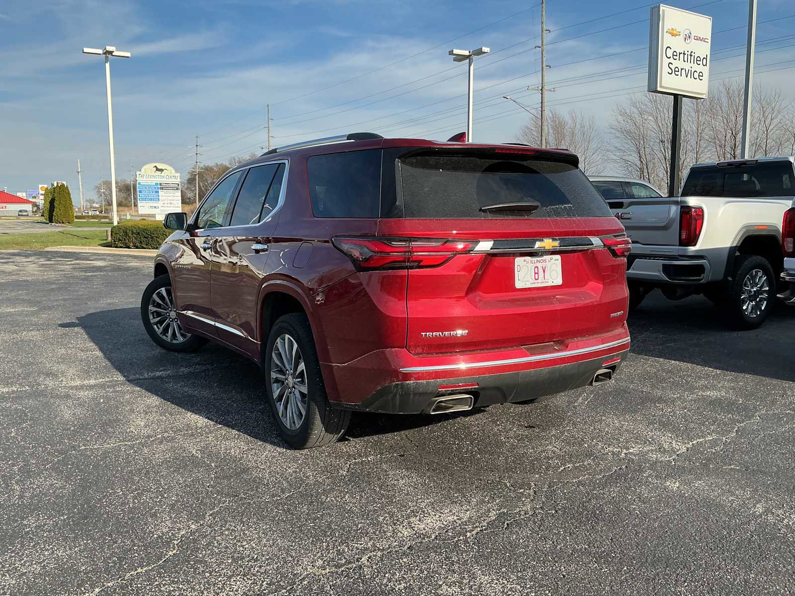 Used 2023 Chevrolet Traverse Premier FWD image 5