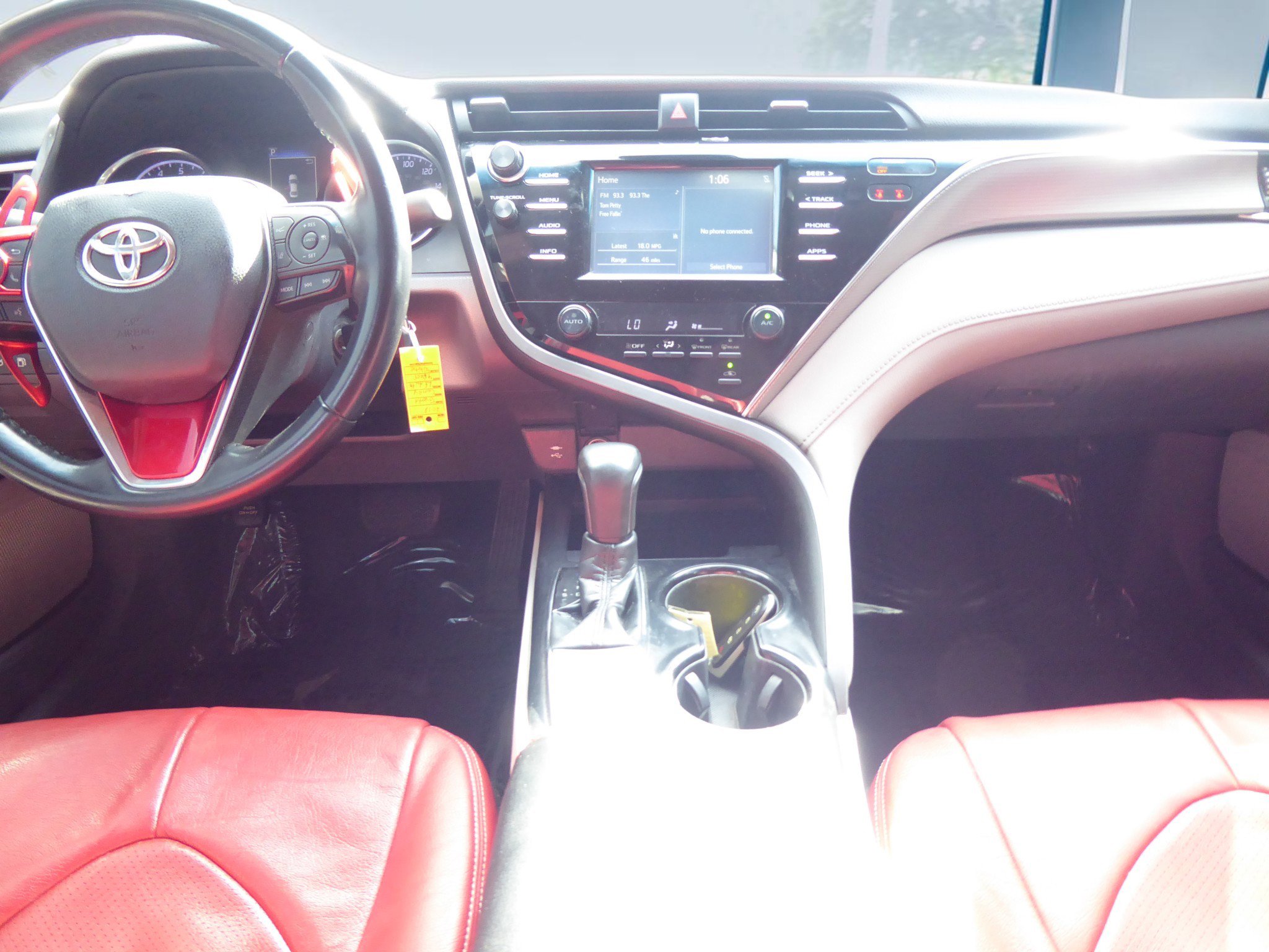 Used 2018 Toyota Camry SE FWD image 15