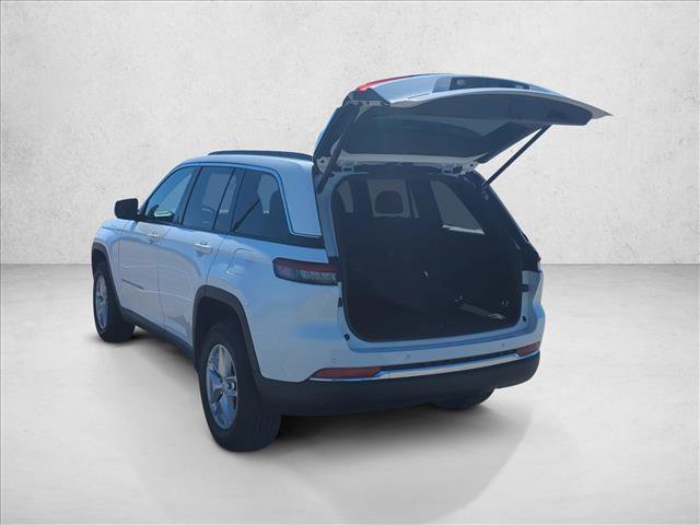 Used 2025 Jeep Grand Cherokee Laredo X w/ Luxury Tech Group I image 9