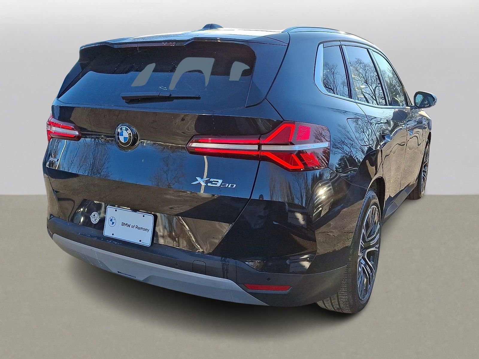 Used 2025 BMW X3 xDrive30i w/ Premium Package image 3