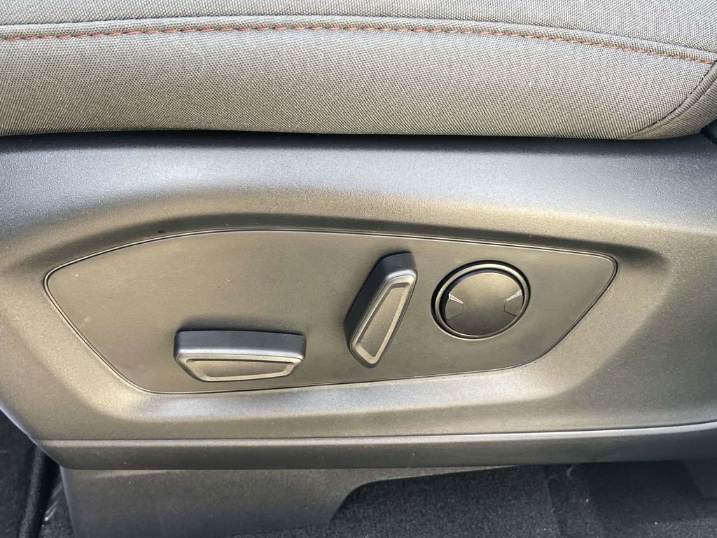 New 2025 Ford Explorer Active image 12