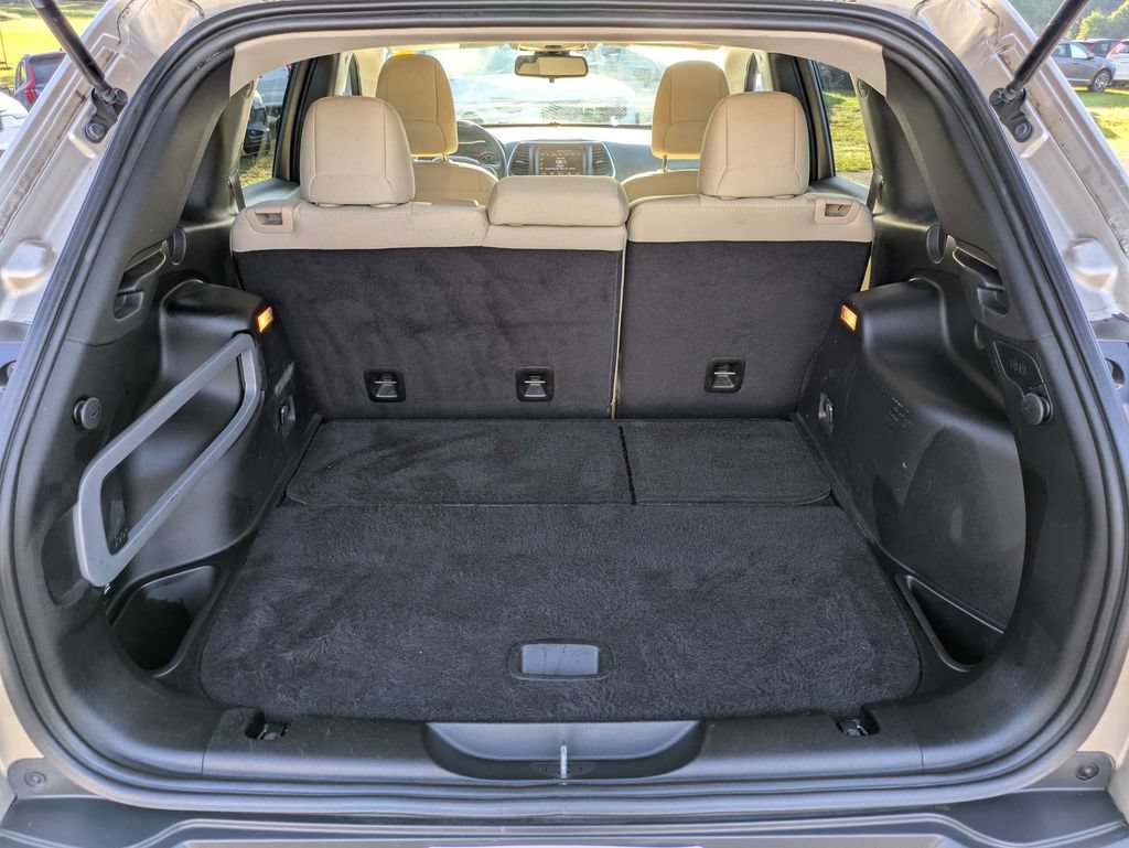 Used 2015 Jeep Cherokee Latitude FWD image 13