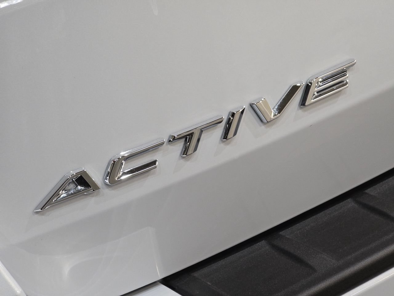 New 2026 Ford Explorer Active AWD/4WD image 3