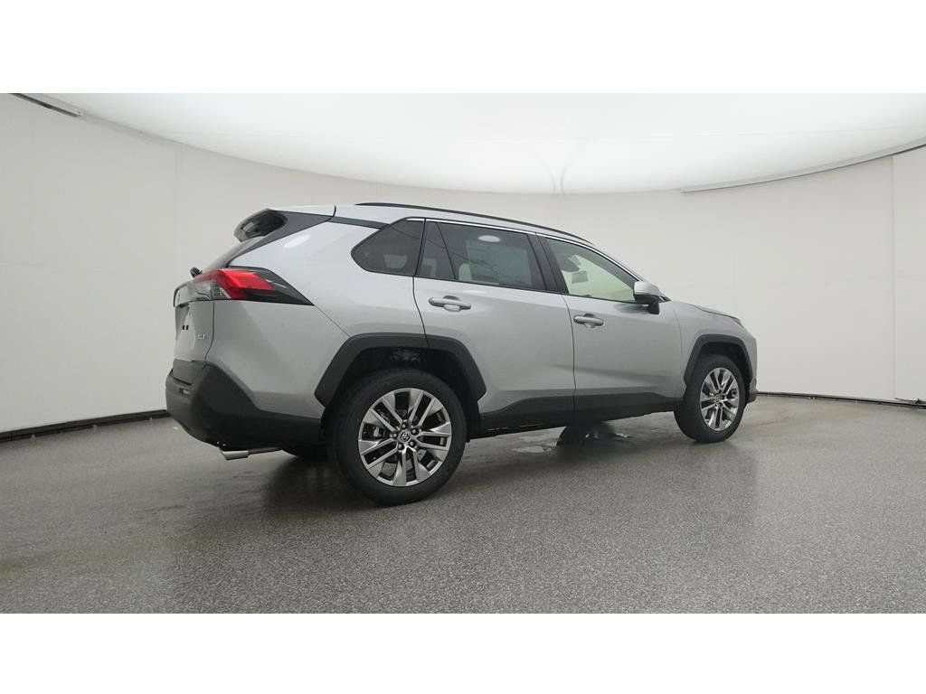 Used 2023 Toyota RAV4 XLE Premium FWD image 31