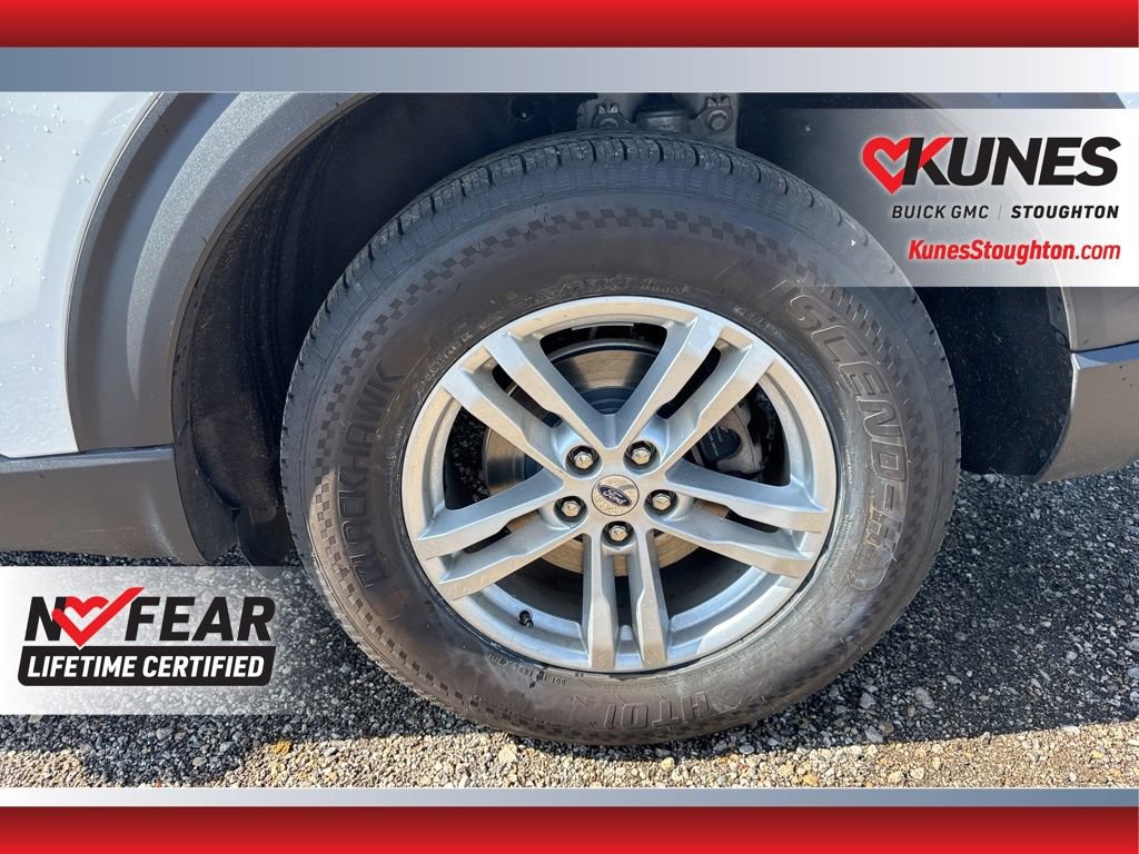 Used 2020 Ford Explorer XLT w/ Equipment Group 202A AWD/4WD image 14