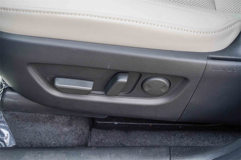 New 2025 MAZDA CX-70 Plug-In Hybrid w/ Premium Pkg image 24
