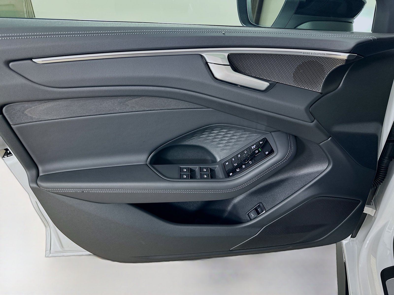 New 2026 Audi A6 Premium Plus AWD/4WD image 17