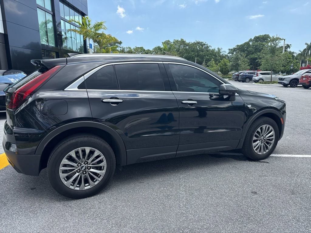 Used 2024 Cadillac XT4 Premium Luxury FWD image 5