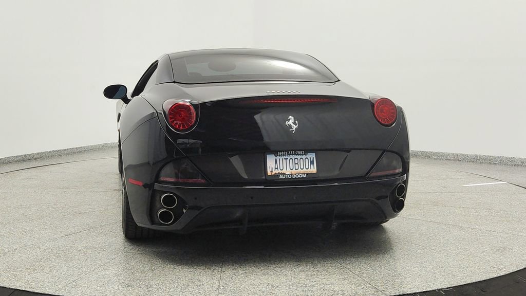 Used 2012 Ferrari California image 4