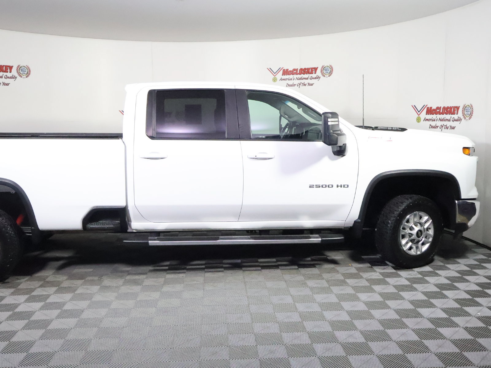 Used 2024 Chevrolet Silverado 2500 LT w/ Convenience Package AWD/4WD image 3