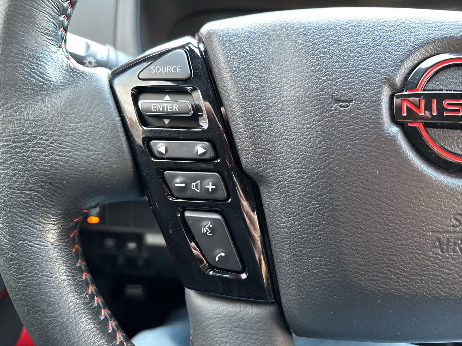 Used 2023 Nissan Frontier PRO-4X w/ Pro-4X Premium Package image 24