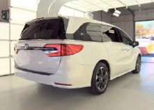 Used 2023 Honda Odyssey Elite image 9