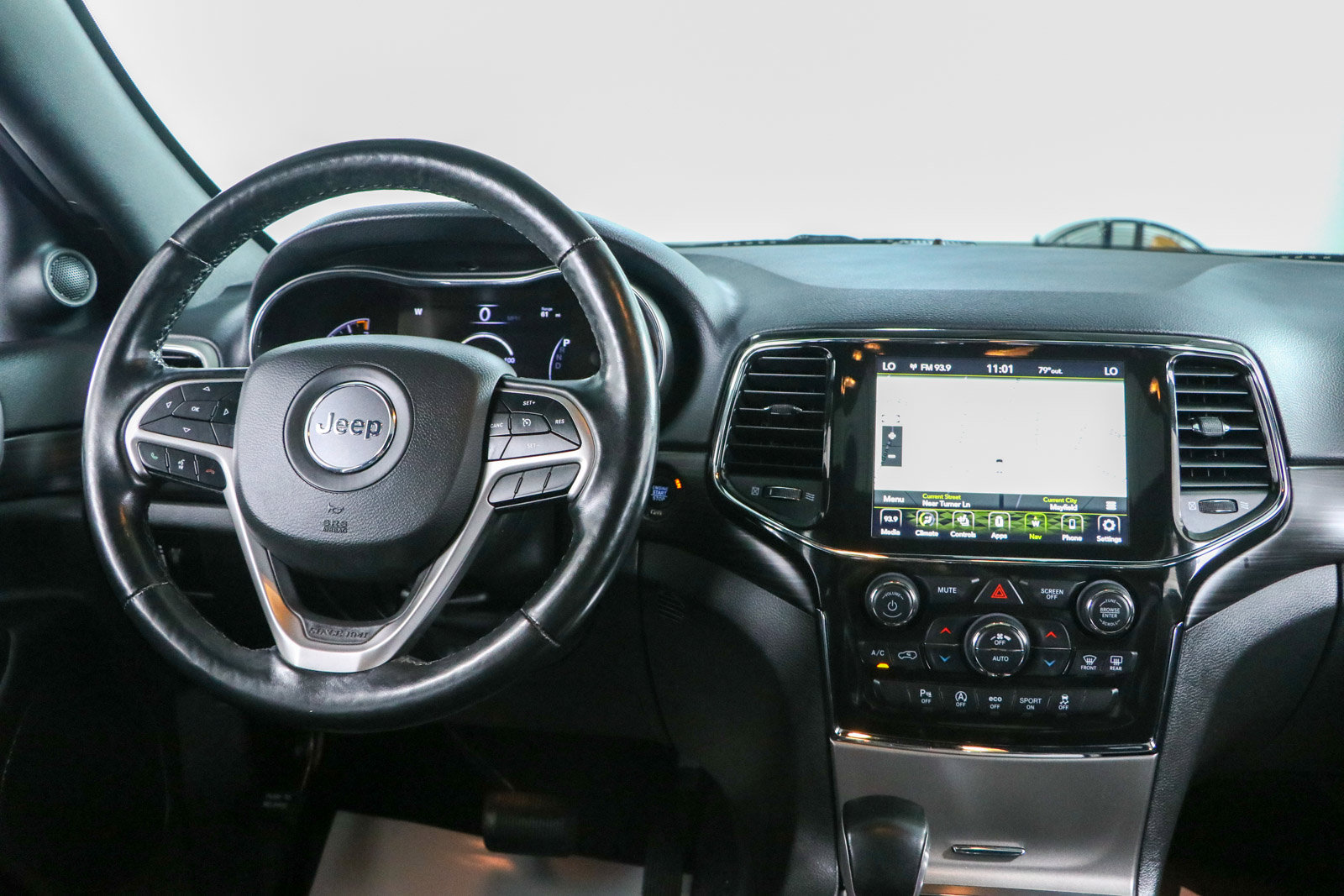 Used 2021 Jeep Grand Cherokee Laredo X AWD/4WD image 17