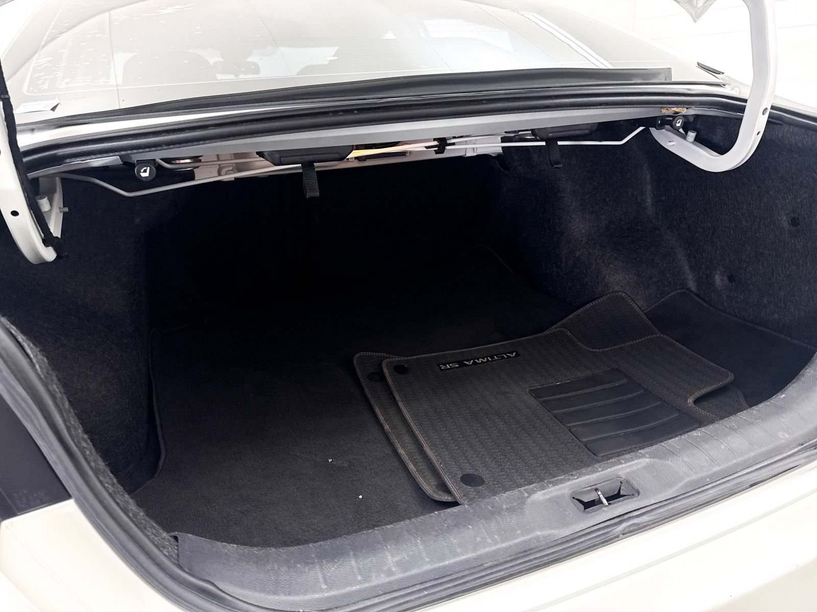 Used 2020 Nissan Altima 2.5 SR FWD image 28