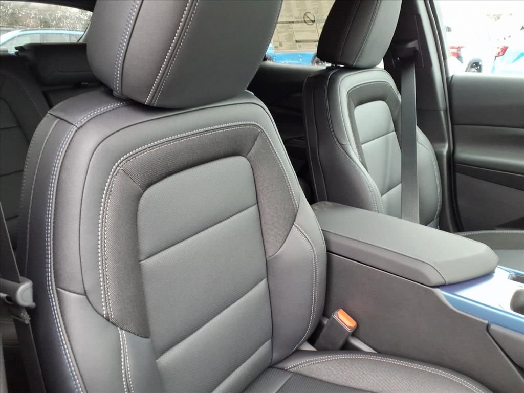 New 2026 Chevrolet Equinox EV LT image 18