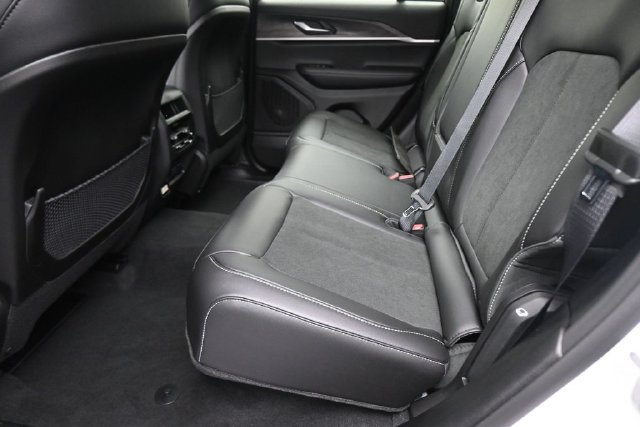 New 2026 Jeep Grand Cherokee Altitude AWD/4WD image 26