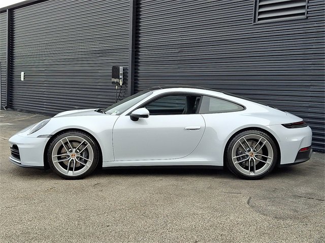 Used 2025 Porsche 911 Carrera image 2