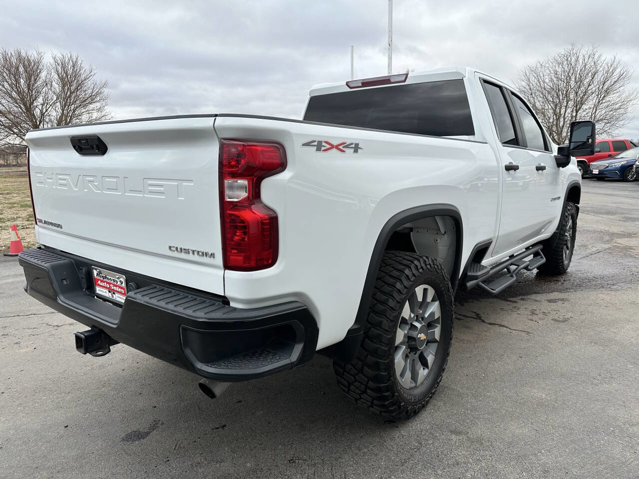 Used 2022 Chevrolet Silverado 2500 Custom w/ Custom Value Package image 5