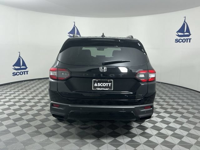 Certified 2026 Honda Pilot Black Edition image 5