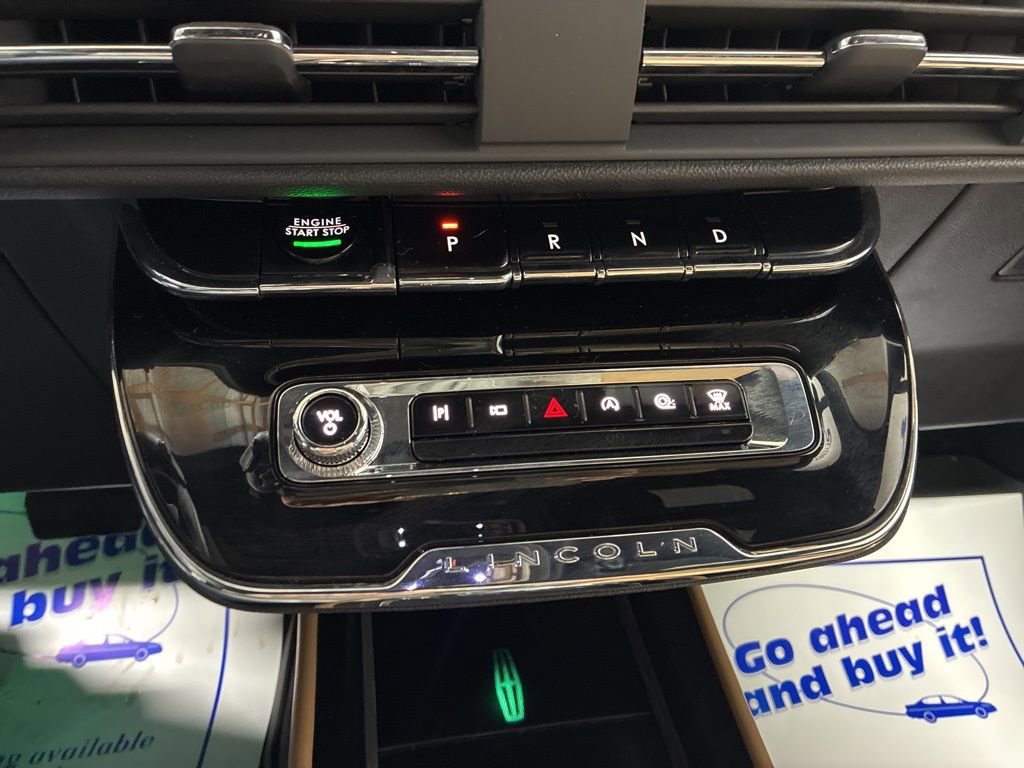 Used 2023 Lincoln Corsair Reserve w/ Jet Appearance Package image 20