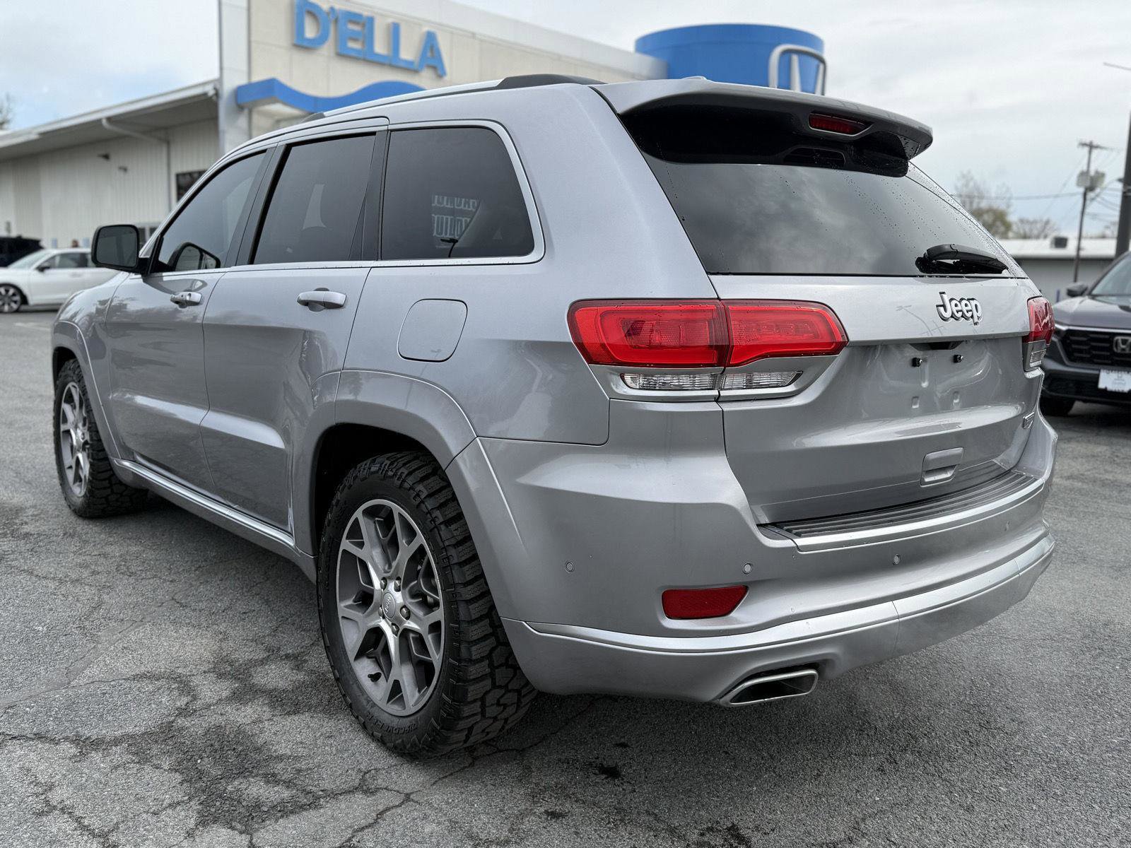 Used 2021 Jeep Grand Cherokee Summit AWD/4WD image 6