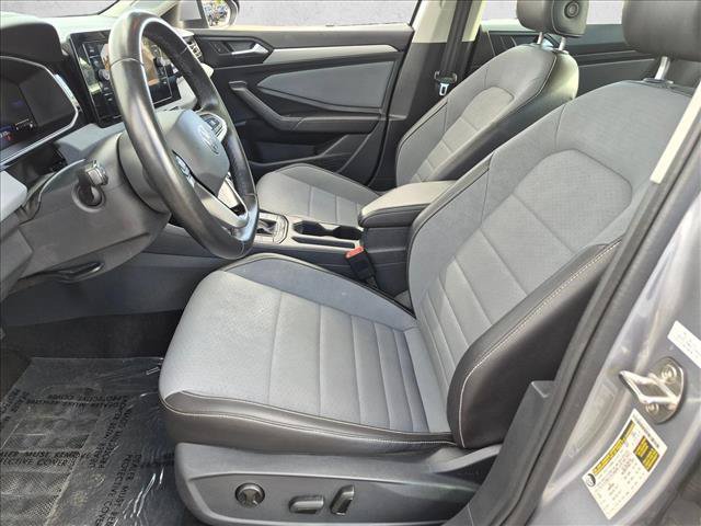 Used 2025 Volkswagen Jetta SE FWD image 20