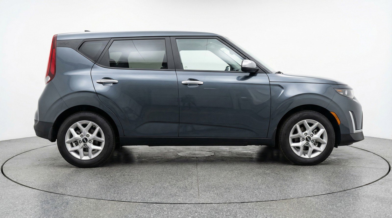 Used 2025 Kia Soul LX w/ LX Technology Package image 11