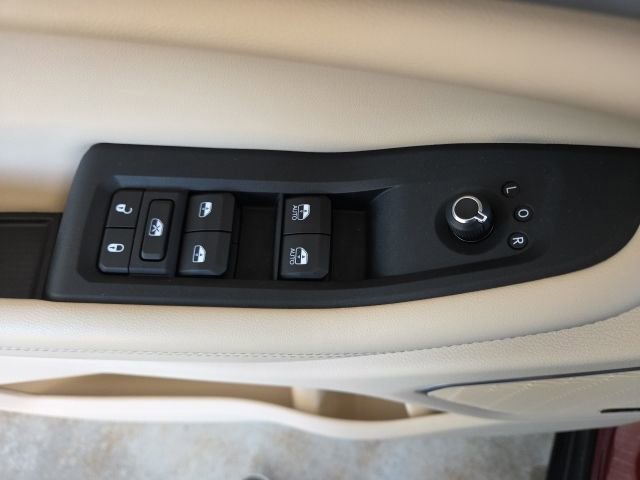 Used 2022 Jeep Grand Cherokee L Limited w/ Luxury Tech Group II image 60