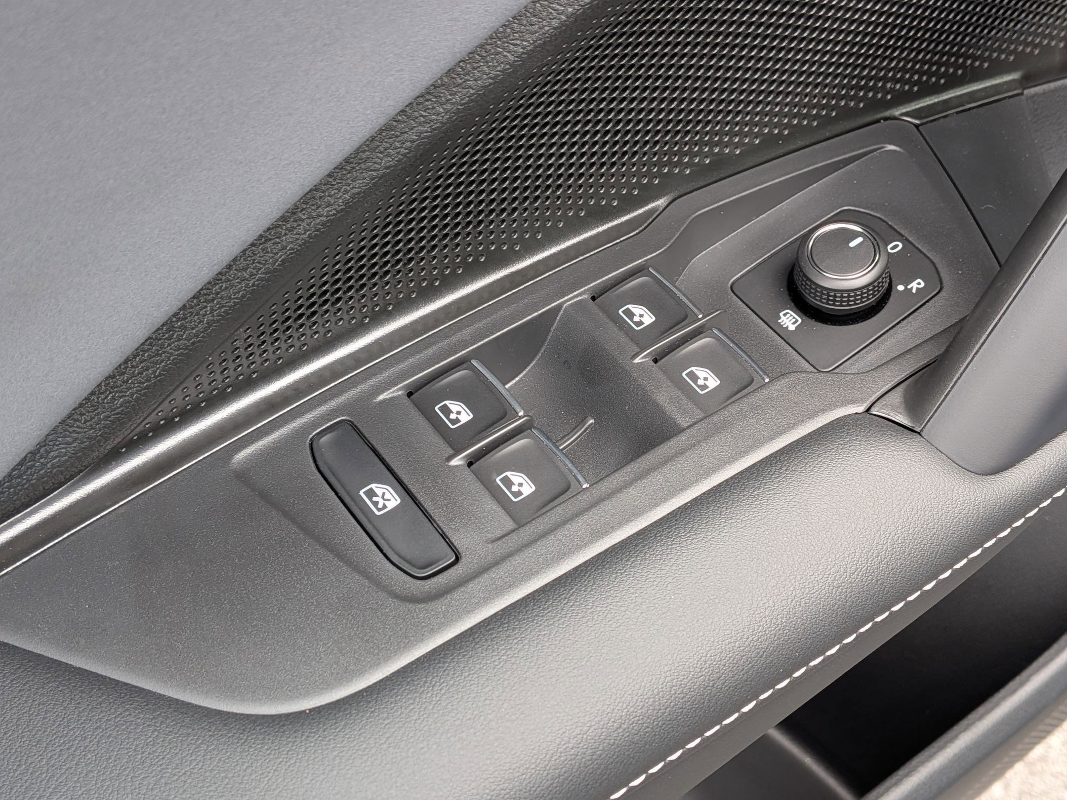 New 2026 Volkswagen Tiguan SE AWD/4WD image 13