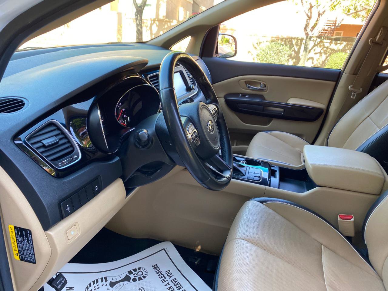 Used 2018 Kia Sedona EX FWD image 30