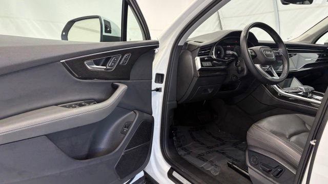 Used 2025 Audi Q7 3.0T Premium Plus AWD/4WD image 36