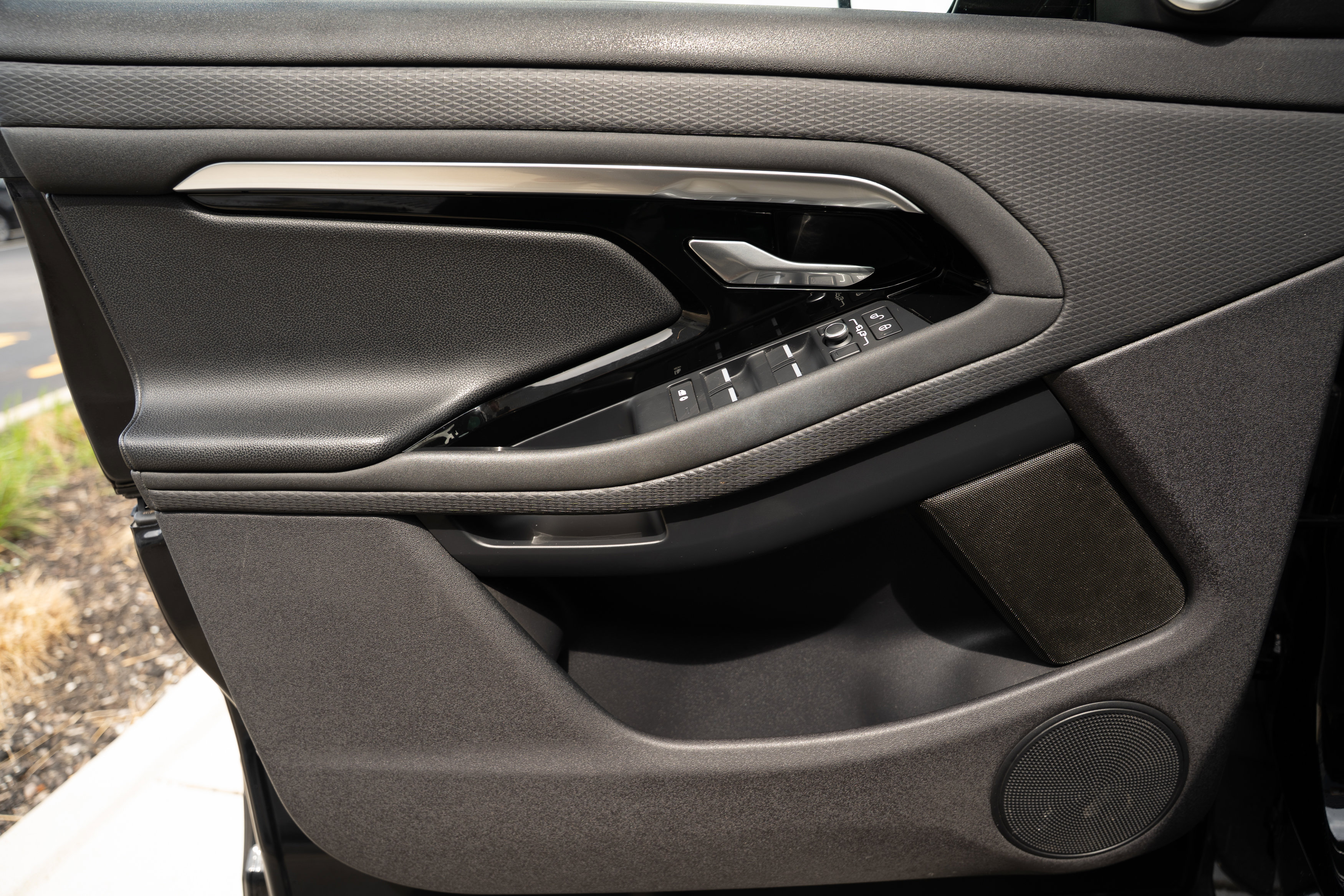 Used 2020 Land Rover Range Rover Evoque S image 18