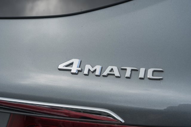 Used 2019 Mercedes-Benz GLC 300 4MATIC image 10