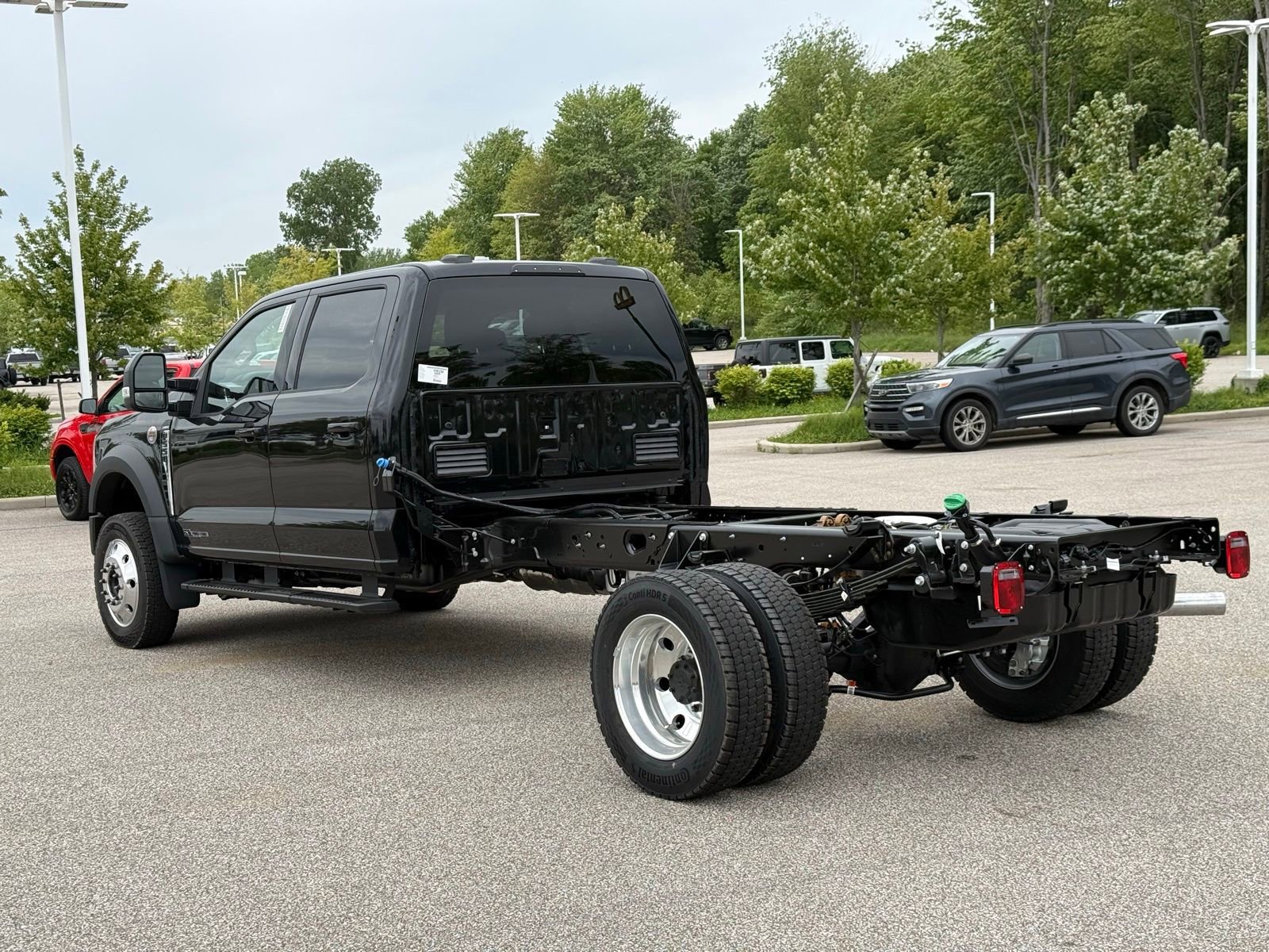 New 2026 Ford F550 4x4 Crew Cab image 3