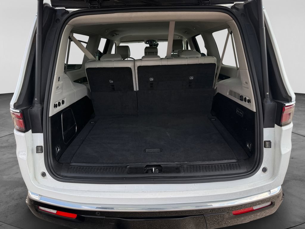 Used 2024 Jeep Wagoneer L Series II w/ Flexible Seating Group AWD/4WD image 37