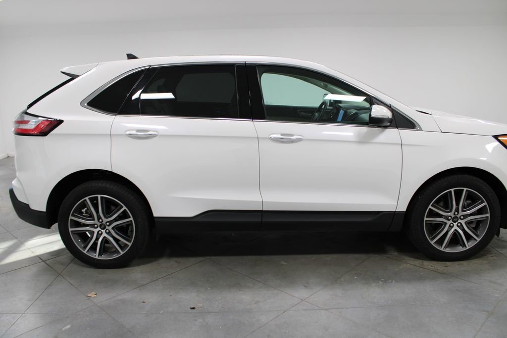 Used 2022 Ford Edge SE w/ Black Appearance Package image 11