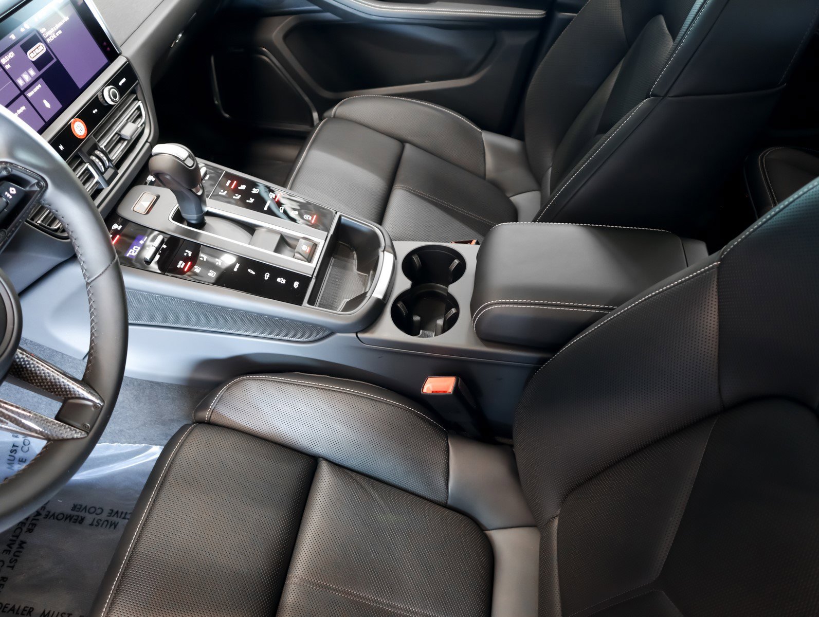 Certified 2025 Porsche Macan GTS image 17