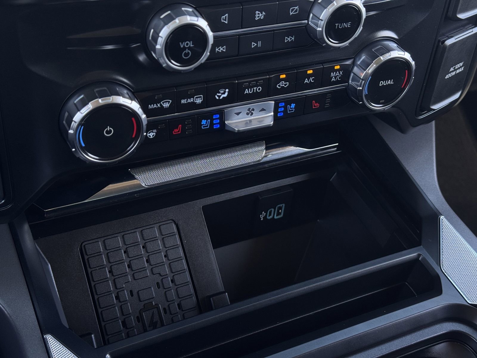 Used 2024 Ford F250 Lariat w/ Lariat Ultimate Package image 23