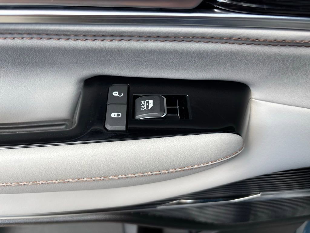 New 2026 Jeep Grand Wagoneer L Summit AWD/4WD image 27