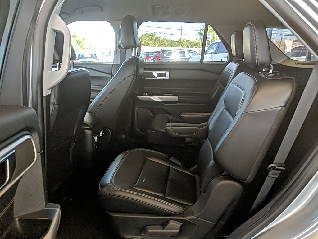 Used 2021 Ford Explorer XLT w/ Equipment Group 202A image 10