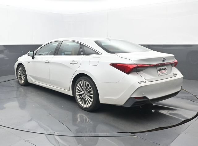 Used 2019 Toyota Avalon Limited w/ Advanced Safety Package FWD image 3
