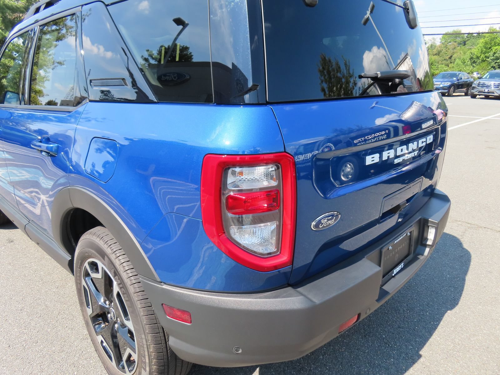 Certified 2024 Ford Bronco Sport Outer Banks w/ Tech Package AWD/4WD image 11
