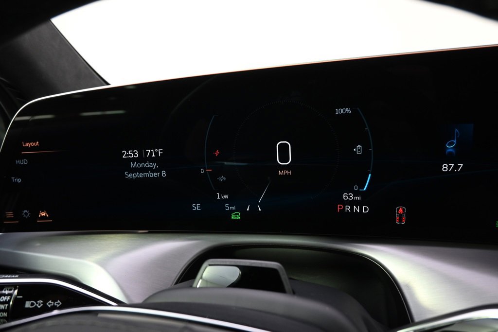 New 2026 Cadillac Vistiq Premium Luxury w/ LPO, Floor Liner Package image 25