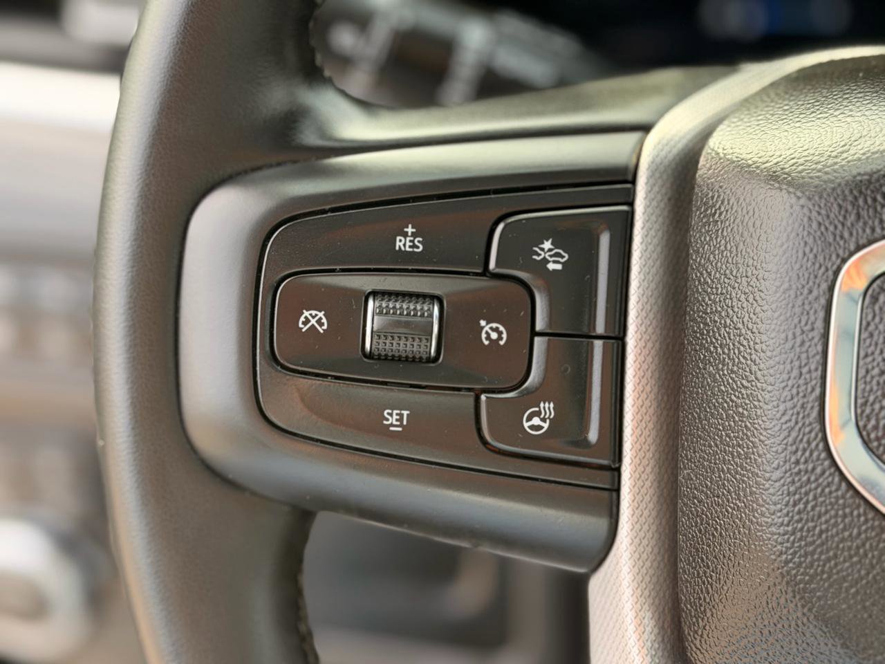 Used 2024 GMC Yukon XL Denali AWD/4WD image 15