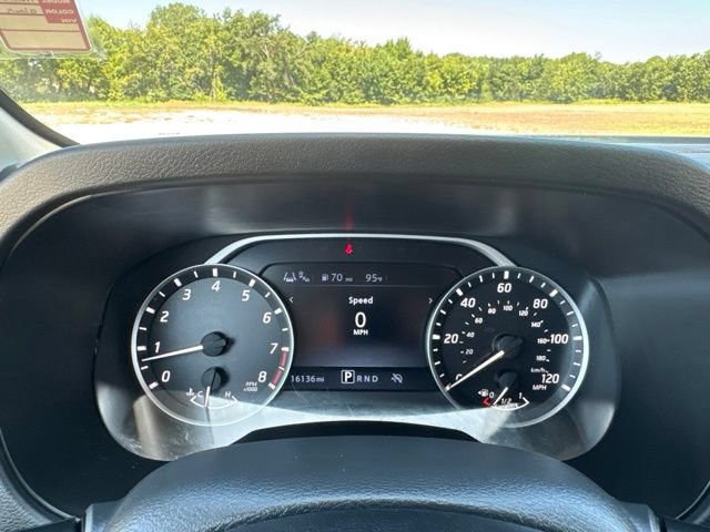 Used 2025 Nissan Frontier SV RWD image 11