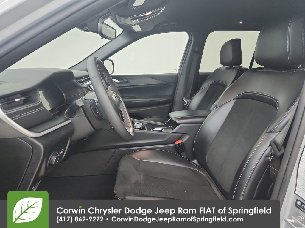 Used 2024 Jeep Grand Cherokee Altitude image 19