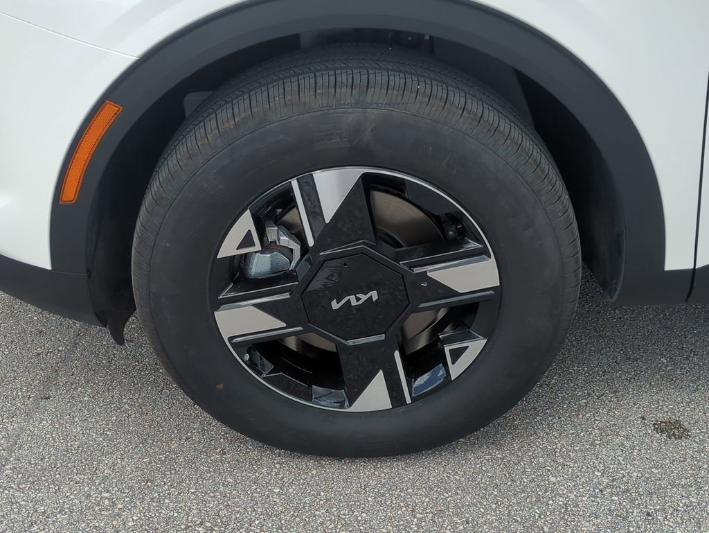 Used 2026 Kia Sportage LX image 12