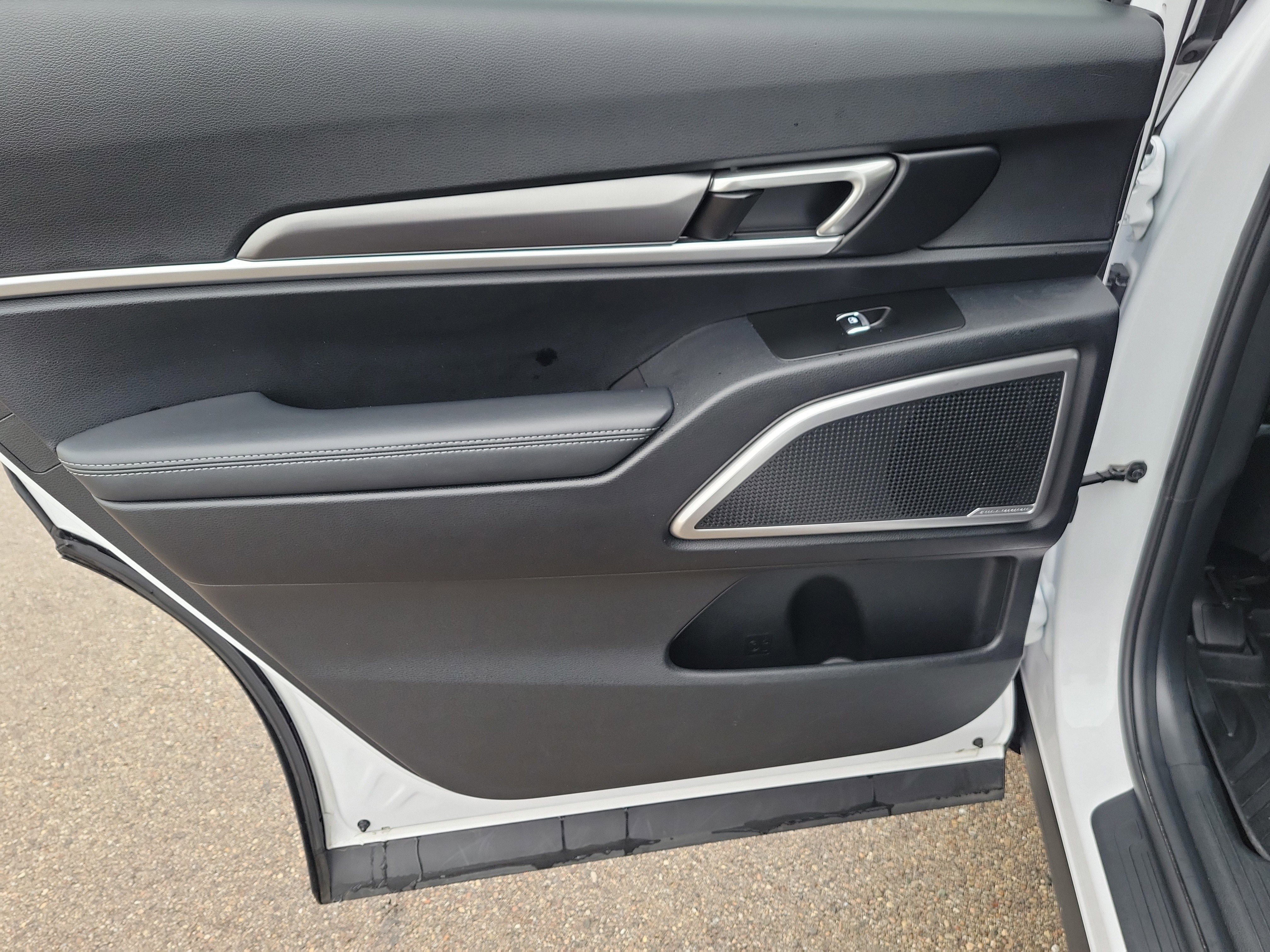 Used 2024 Kia Telluride S w/ S Sunroof Package image 14