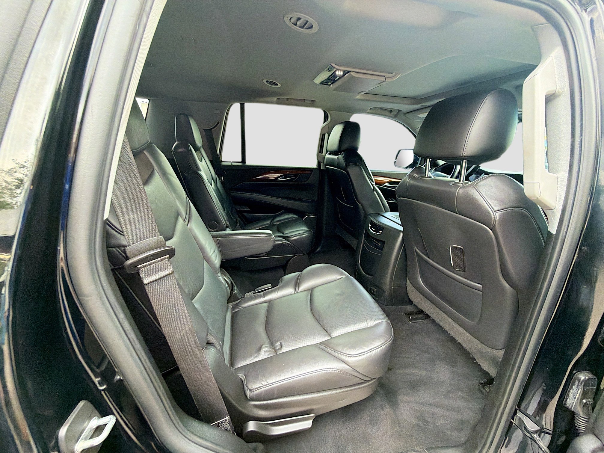 Used 2018 Cadillac Escalade Premium Luxury image 27