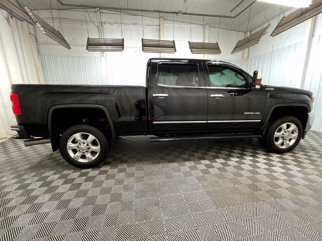 Used 2018 GMC Sierra 2500 SLT w/ Duramax Plus Package AWD/4WD image 22